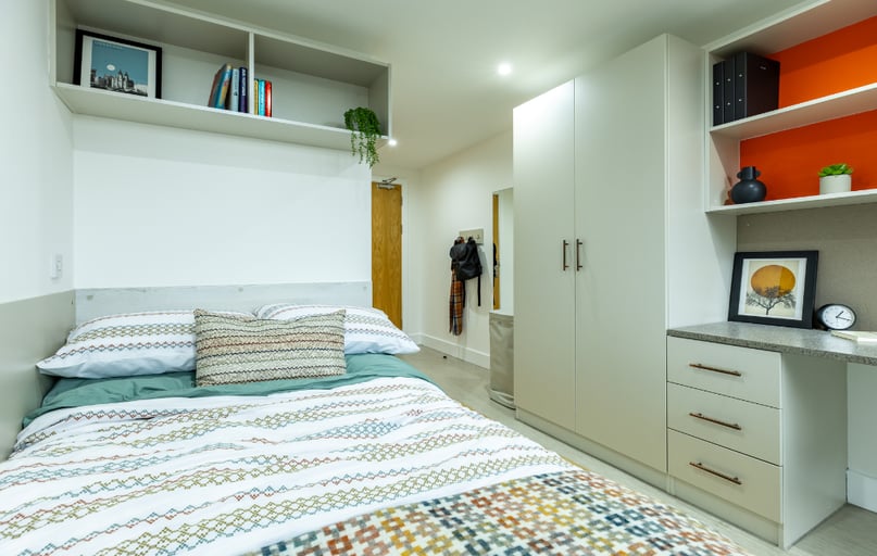 Classic En Suite, The Lantern, 6 Bolton Street, Liverpool John Moores University, Liverpool - Image 1